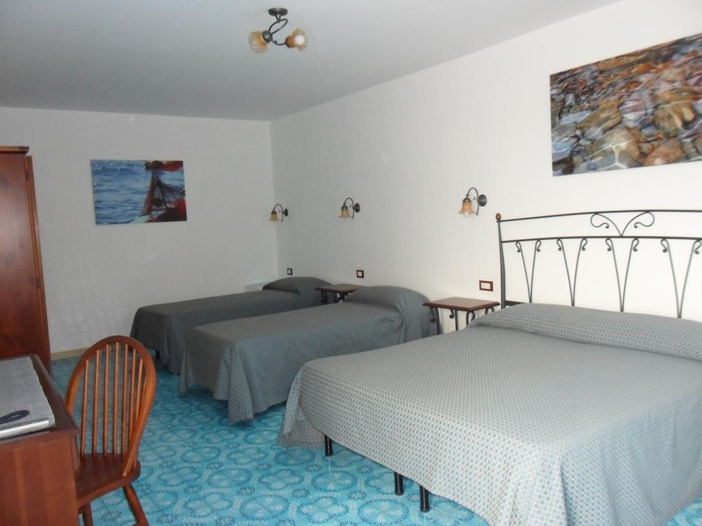 סנטה מרינה סלינה Hotel Punta Barone חדר תמונה